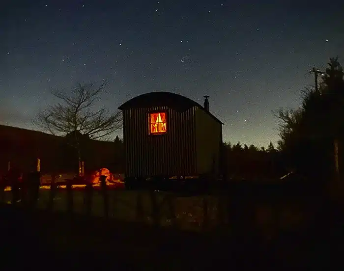 Greenan Accommodation Hut Night View